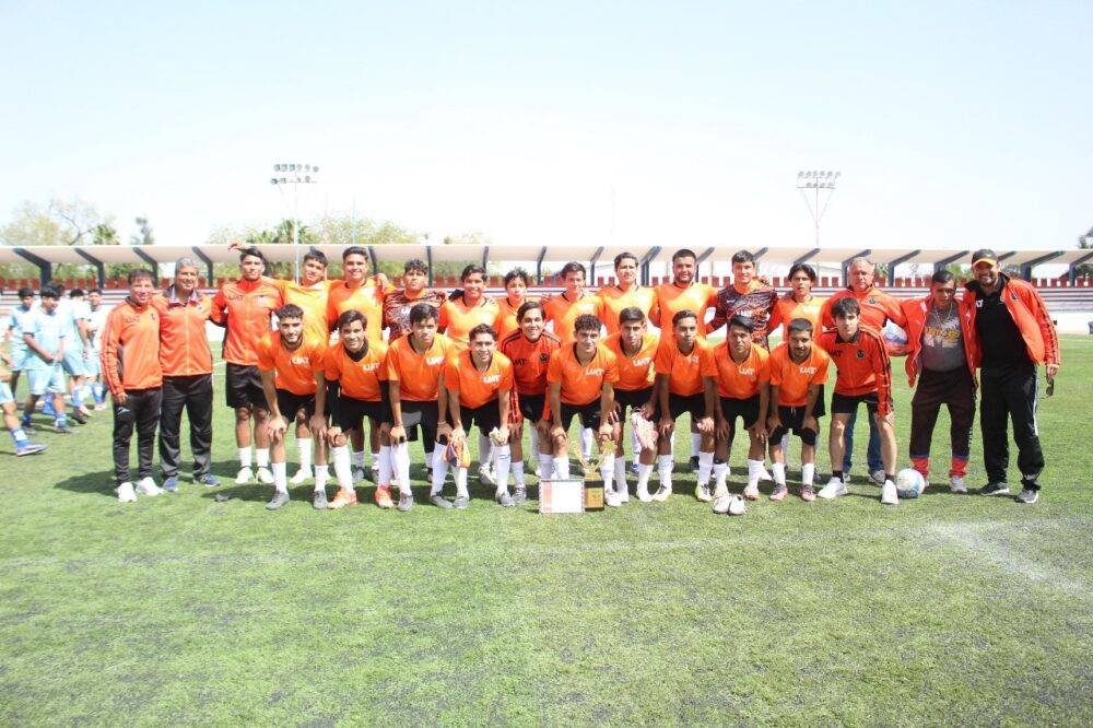 Se corona Correcaminos en Futbol Estudiantil, por 75 aniversario de la UAT