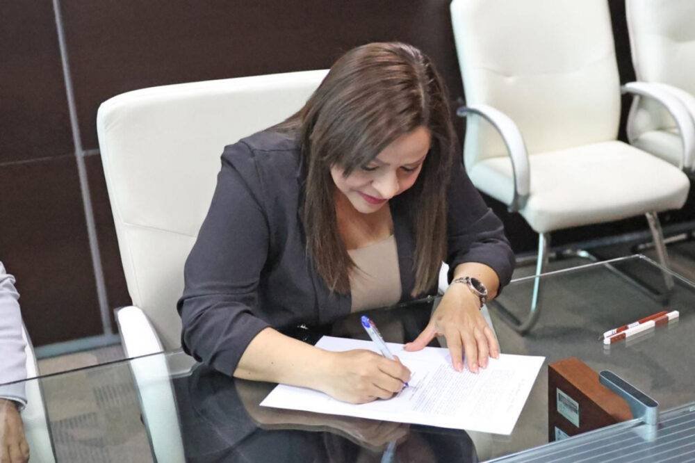 Firman contrato de donación de terreno para construcción del nuevo Hospital General de San Fernando