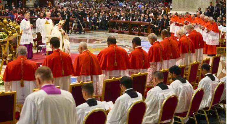 Papa Francisco deja un Colegio Cardenalicio más internacional