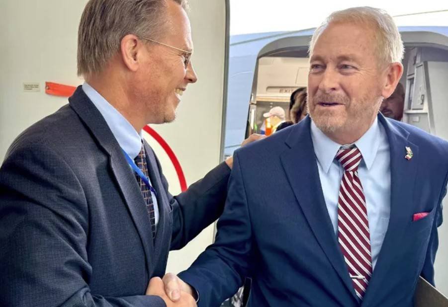 Llegó Ronald Johnson, embajador de EU en México