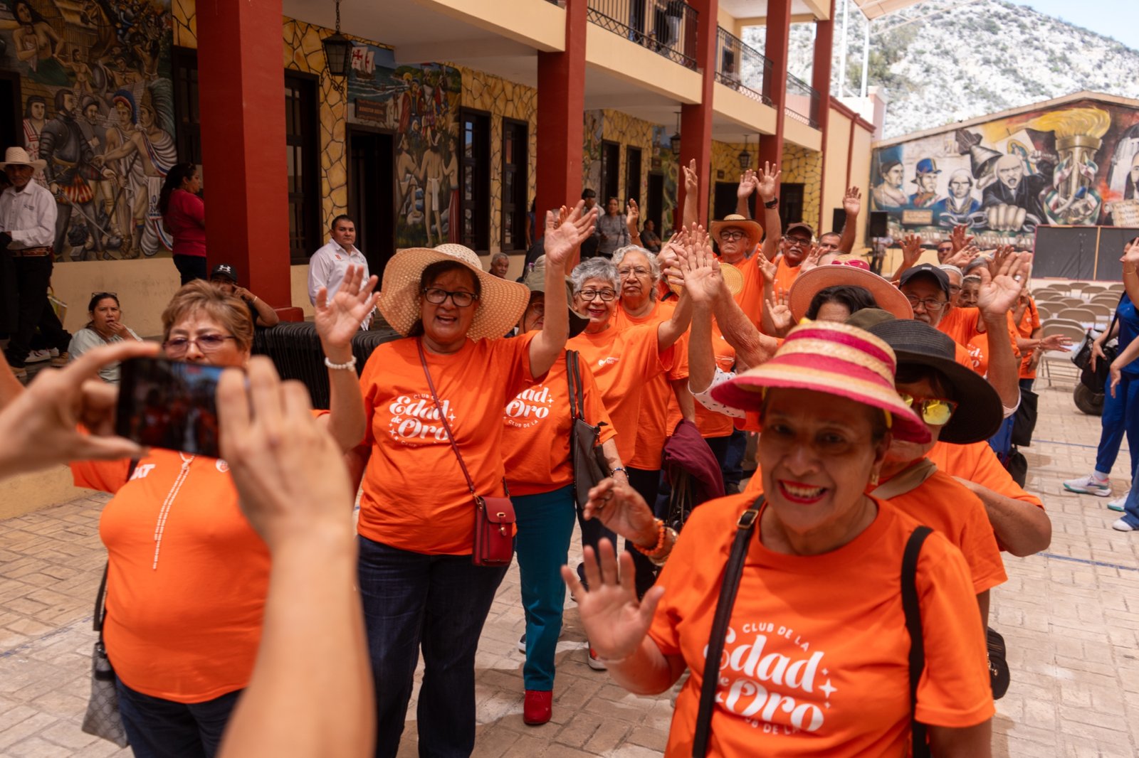 Festeja la UAT a los abuelitos con un paseo al pueblo mágico de Tula