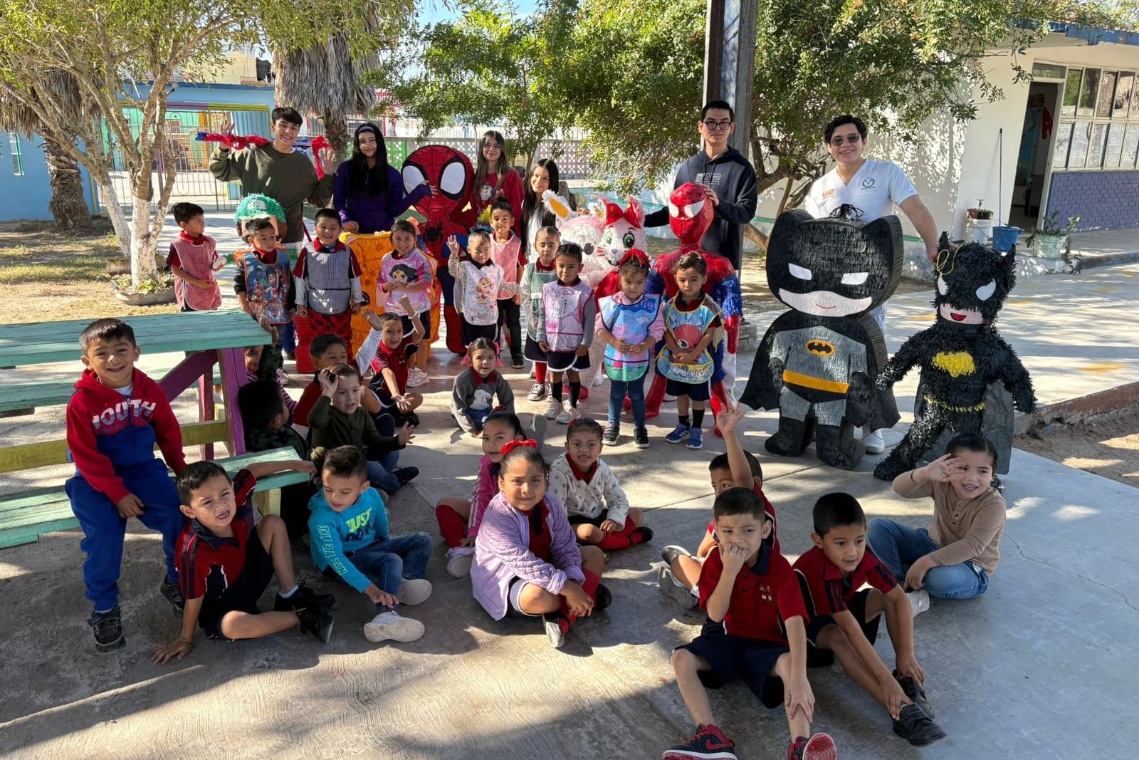 Estudiantes de la UAT apoyan el bienestar comunitario