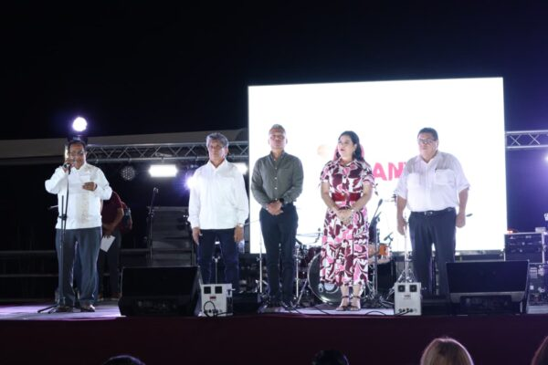 Reconoce magisterio compromiso de Patty Chío con la educación