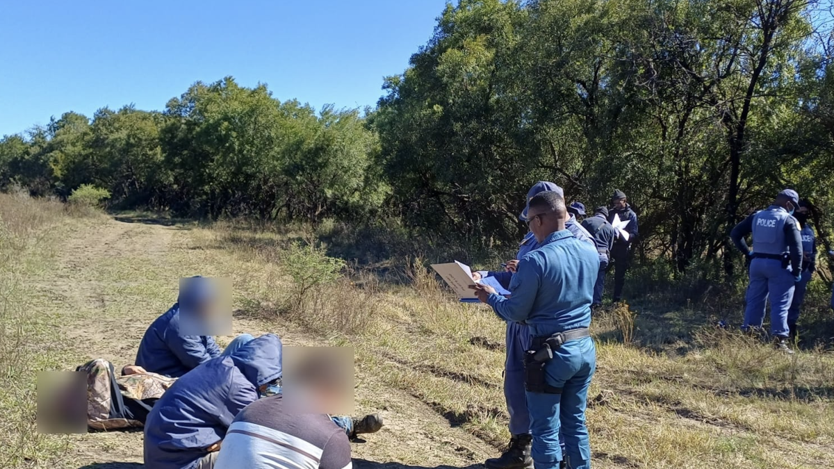 Narcos mexicanos en África: Desmantelan laboratorio de 15 mdd en granja remota