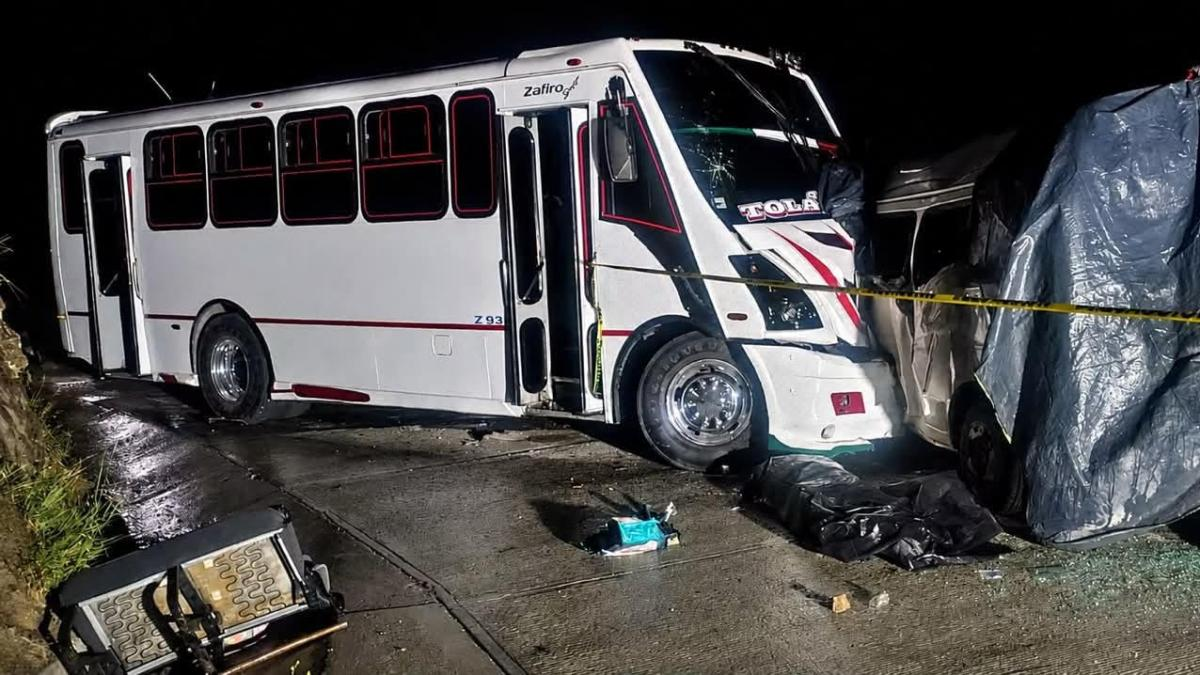 Trágico choque en inmediaciones de las Grutas de Tolantongo deja cuatro muertos y siete heridos