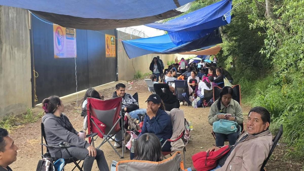 Ni “Boris” mueve plantón de la CNTE en Oaxaca