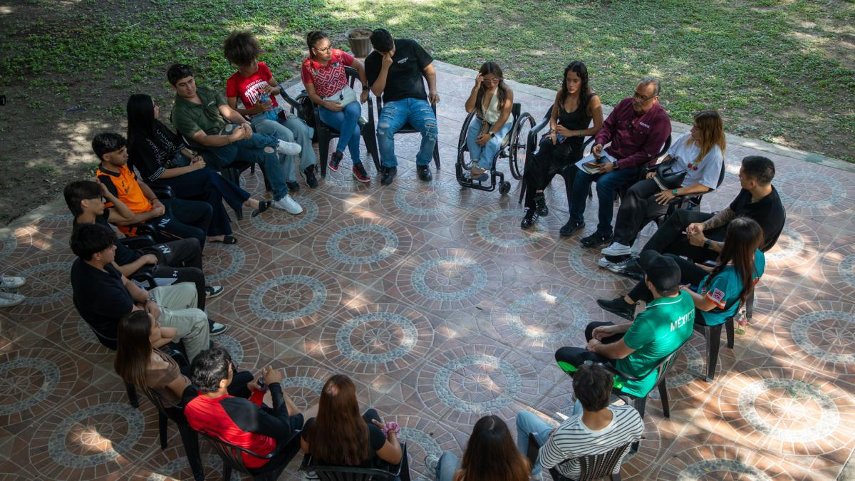 Busca Mijes con jóvenes deportistas cruzar la meta de la transformación