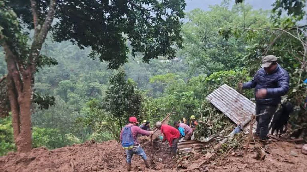 Adulta mayor muere tras derrumbe en Sierra de Zongolica