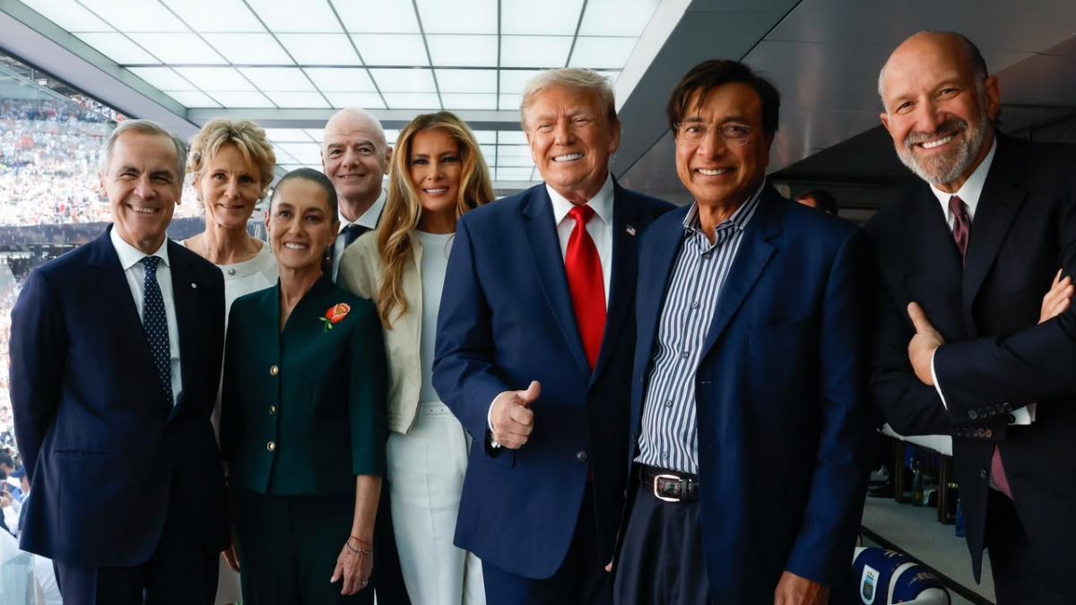 Sheinbaum presencia final del Mundial junto a Trump y participa en premiación