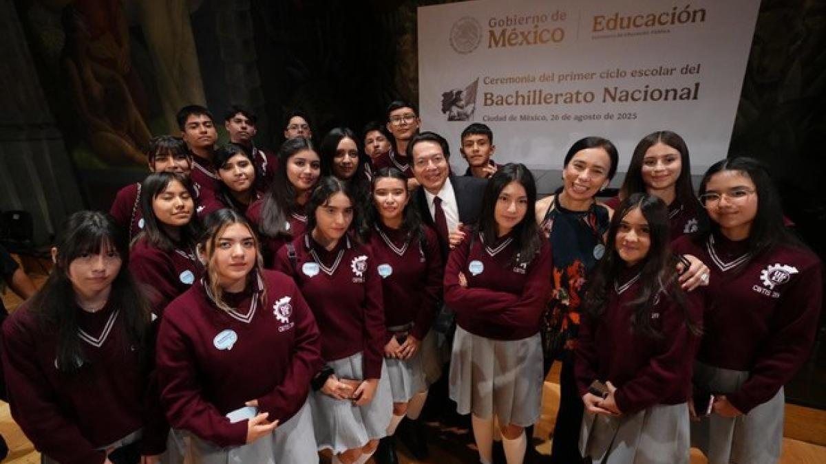 Más de medio millón de estudiantes egresan con doble certificación del Bachillerato Nacional