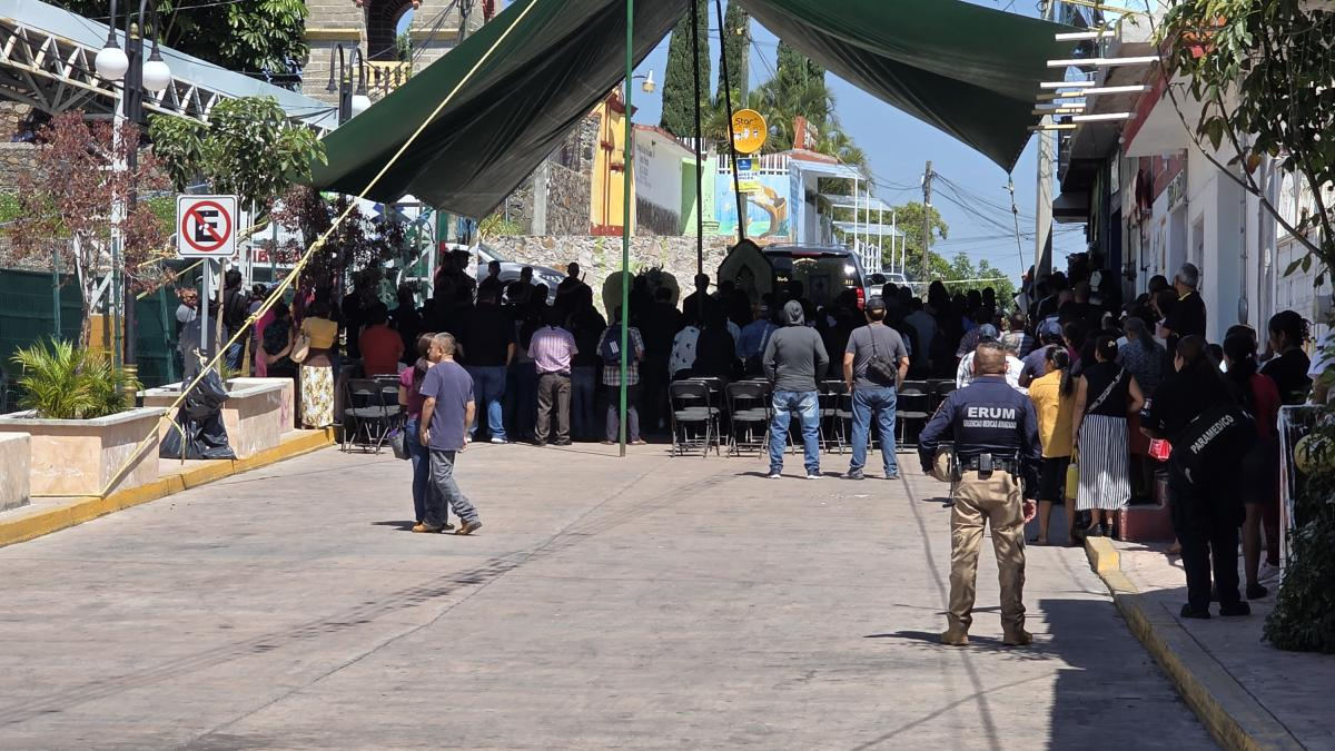 Tensión y división en Temoac durante el funeral del alcalde Valentín Lavín Romero