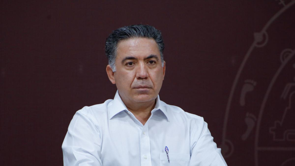 Enrique Inzunza sigue los pasos de Rocha Moya y alista su regreso al Senado