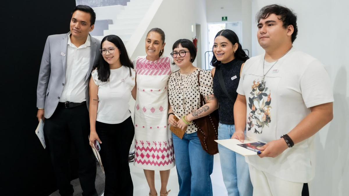 Sheinbaum entrega apoyos de Jóvenes Construyendo el Futuro en Ciudad Victoria, Tamaulipas