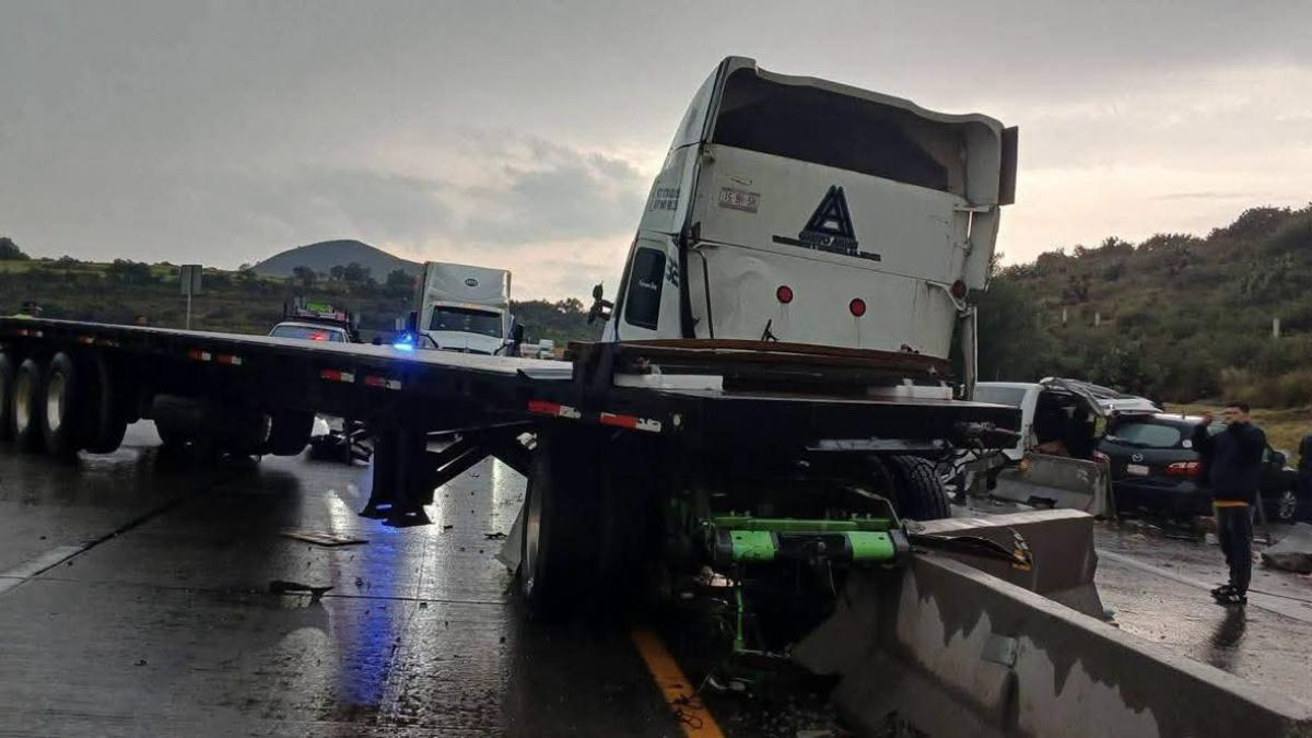 Choque entre tráileres deja dos personas muertas en la México-Querétaro