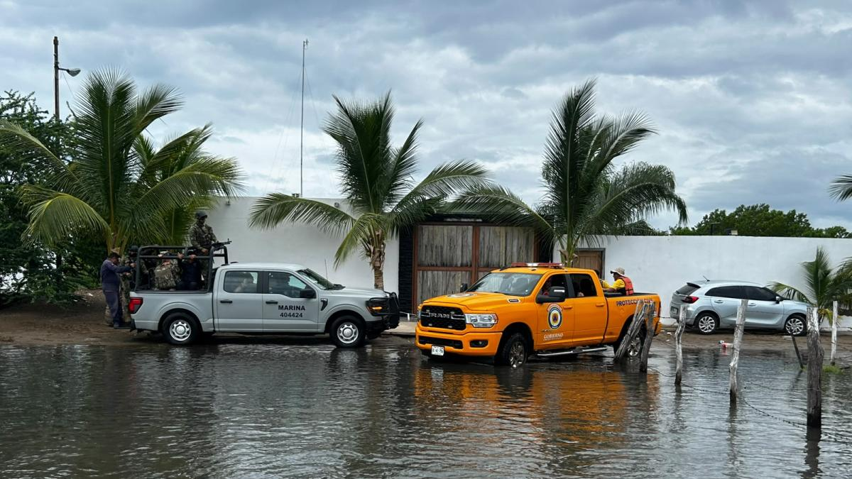 Huracán Polo inunda 5 comunidades de Sinaloa; evacúan familias en Navolato