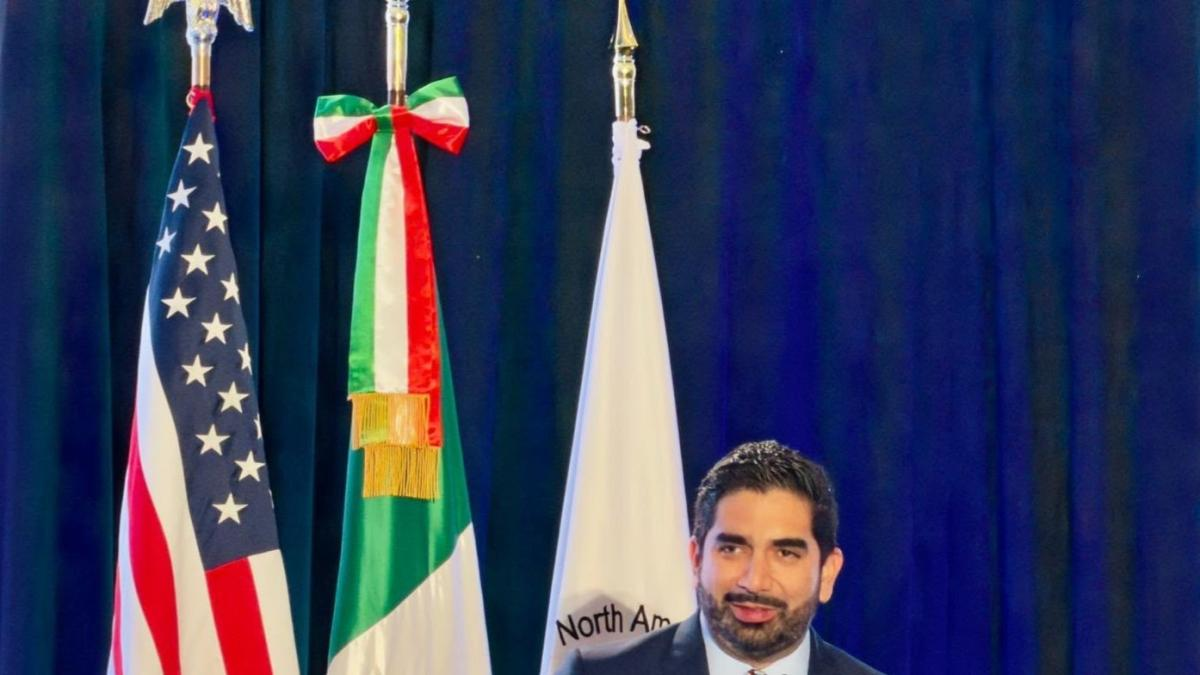 Roberto Lazzeri defiende reforma de doble nacionalidad para altos cargos públicos