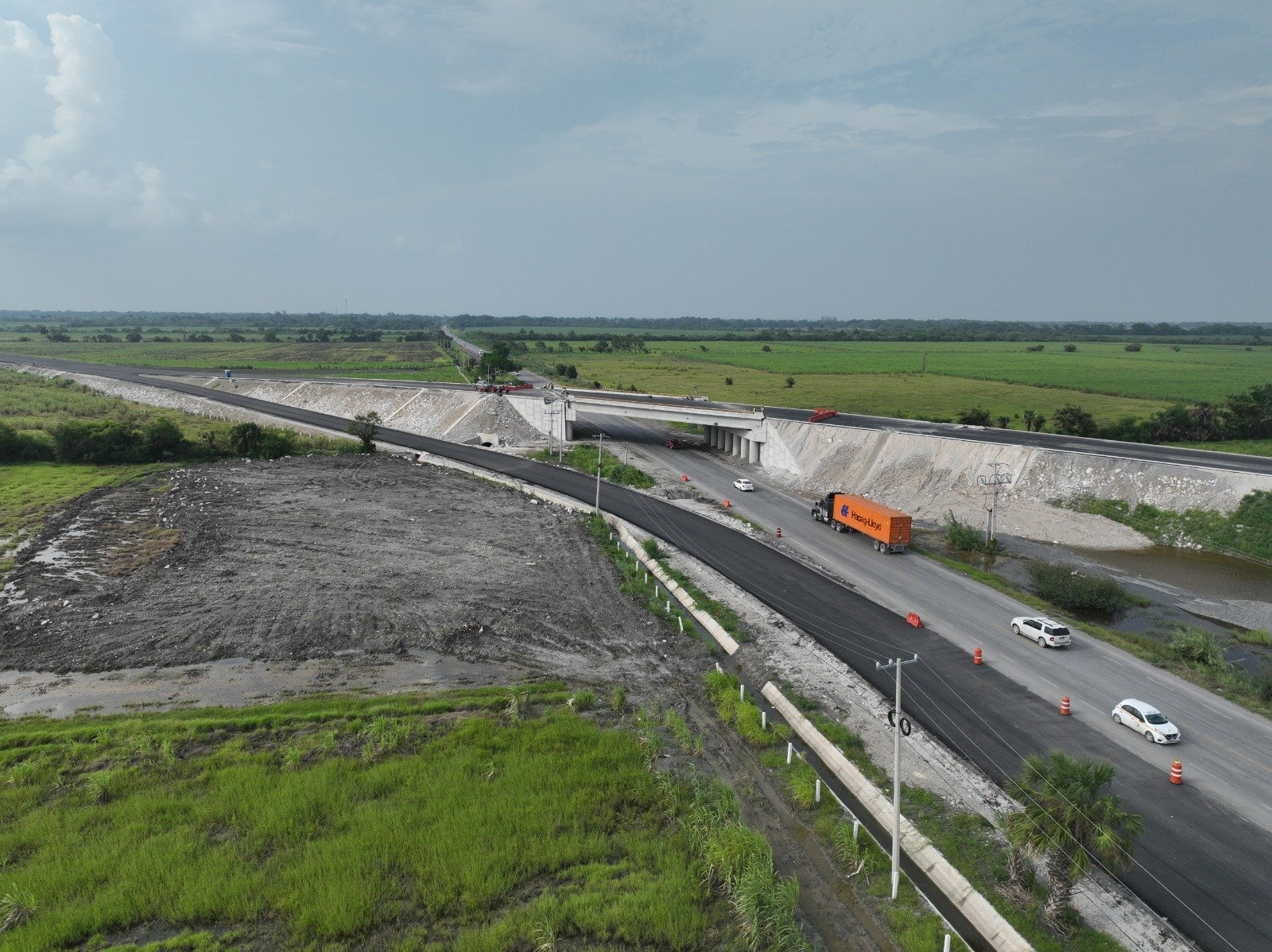 Fortalece Gobierno de Tamaulipas infraestructura vial en la zona cañera