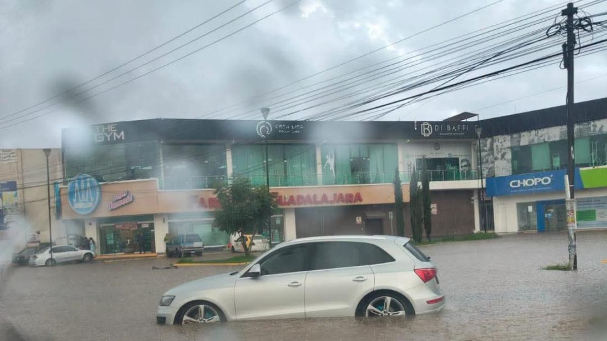 Lluvias generan afectaciones viales y movilizan operativos en Hidalgo